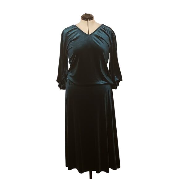 Emerald Green Velvet 3/4 Sleeve Blouse and Skirt, by Collections Etc. LG (14/16) - Picture 1 of 10